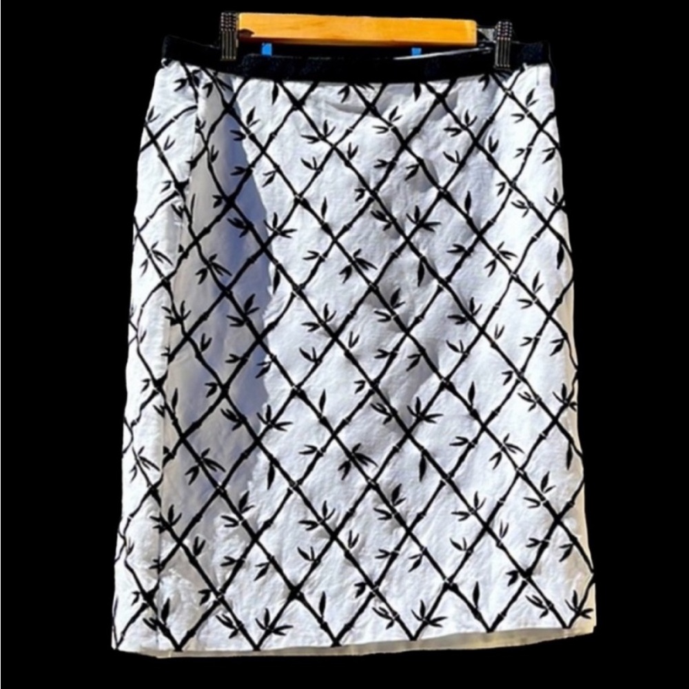 Talbots white and black pencil skirt.